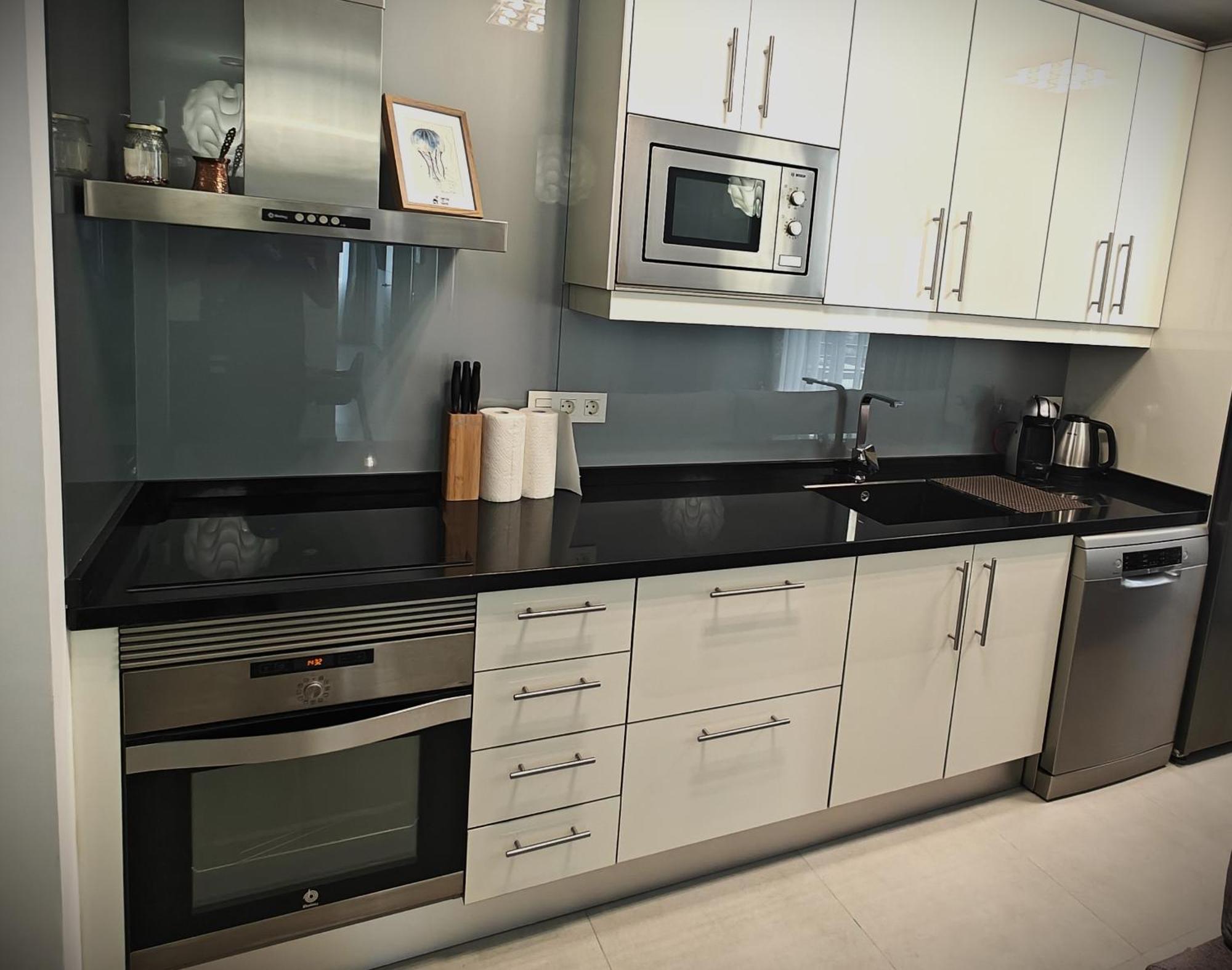 Sun Apartment - 3 Bedrooms, Priv Parking, Pool, Ac, Tv Channels, Fibre Net ลอส กริสเตียนอส ภายนอก รูปภาพ